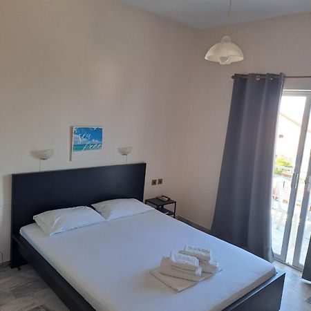 Golden Beach-Tsianis Apartments Nea Mesangala Exterior foto